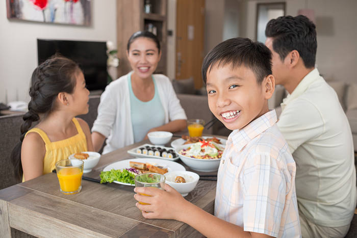 Family Dinner Table Meals